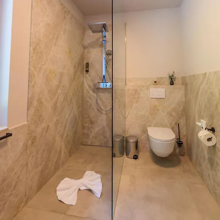 Adlerblick Penthouse Mit Panoramaseeblick Ossiacher Апартаменты Анненхайм